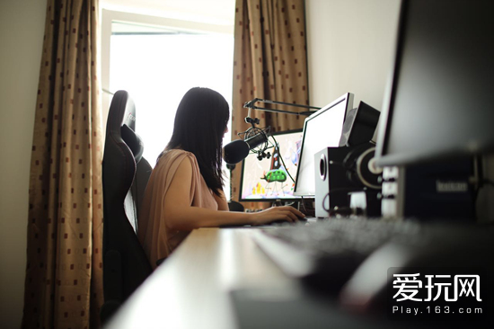 专注直播的小苍